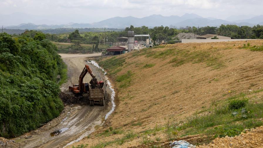 Duquesa está cambiando, pero siguen vertiendo lixiviados al río Isabela