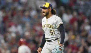 Peralta supera a Anderson en duelo de pitcheo ganado por Cerveceros, 2-0 ante Angelinos