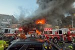 Incendio en tienda de donas de el Bronx deja tres bomberos heridos