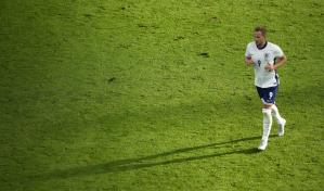 UEFA confirma que mejorar&aacute; el campo del estadio en Fr&aacute;ncfort tras quejas por su calidad