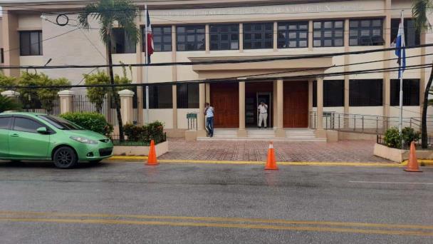 Aplazan coerción contra conductor de grúa acusado de muerte de hermanitos en Higüey