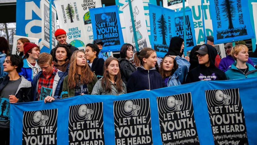 Hawái alcanza histórico acuerdo climático tras demanda de jóvenes