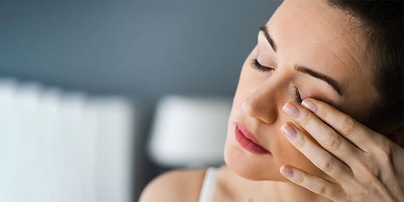 Altas temperaturas y aire acondicionado elevan las consultas por ojo seco, advierte especialista