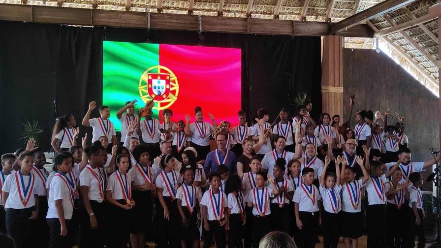 Orquesta El Sistema Punta Cana encanta con presentación en Caribbean Lake Park