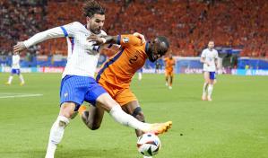 Francia y Holanda empatan a cero con Mbappé viendo el juego desde la banca