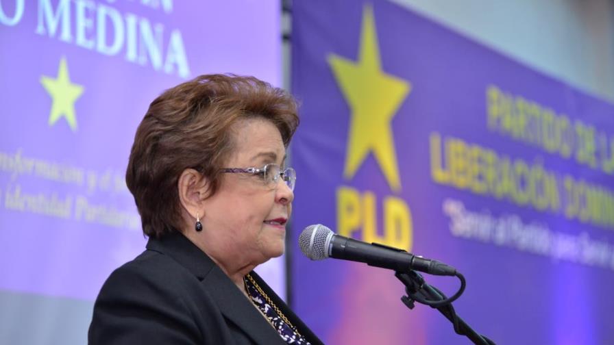 Alejandrina Germán califica de inoportuna propuesta de reforma constitucional