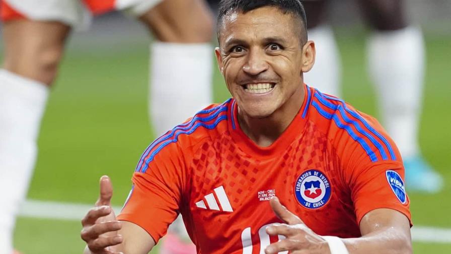Chile y Perú igualan en su estreno en la Copa América
