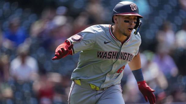 Nacionales remontan en la novena apoyados en hits de Thomas y Meneses para vencer a los Rockies