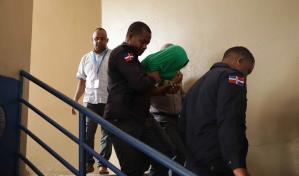 Jueza envía a prisión al pastor Johan Castillo, acusado de violar varias niñas en sótano de iglesia