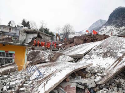 Un deslizamiento de tierra deja tres muertos en China