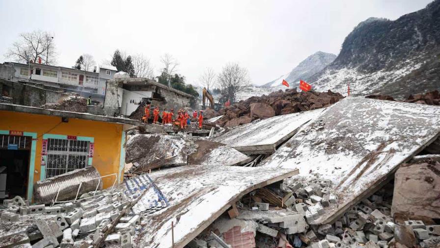 Ocho muertos en el centro de China por deslizamiento de tierra causado por fuertes lluvias