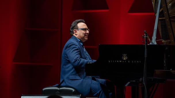 Michel Camilo fusiona jazz, música clásica y popular durante concierto en Santo Domingo