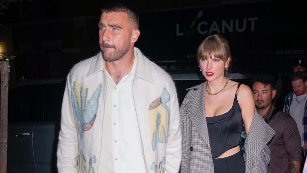 Travis Kelce asiste a concierto de su novia Taylor Swift en Londres