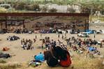 México reporta una caída de 68 % en las detenciones de migrantes en la frontera con EE.UU.