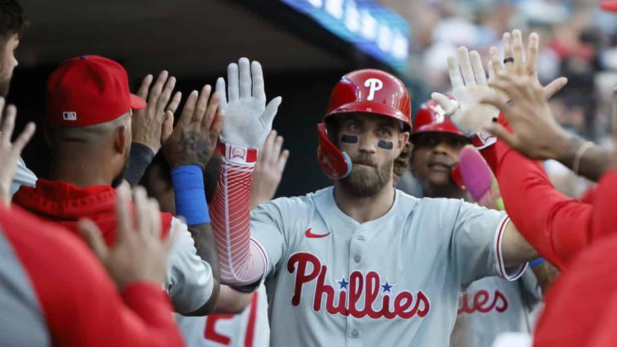 Bryce Harper jonronea y participa en triple play. Filis vencen 8-1 a Tigres