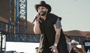 Mexicano Carín León le pone su toque al country