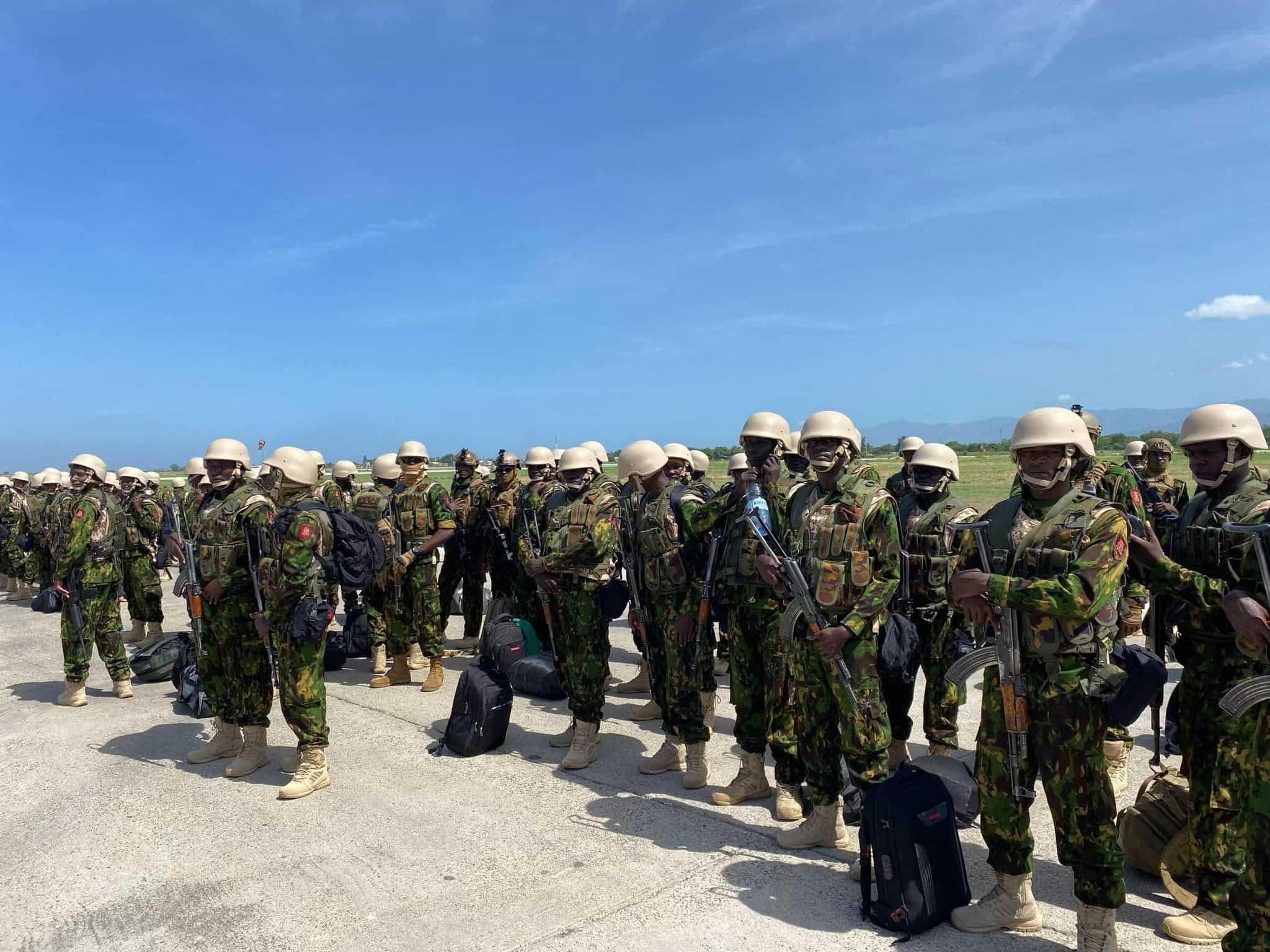 En imágenes: así fue el arribo de la misión de policías de Kenia en Haití
