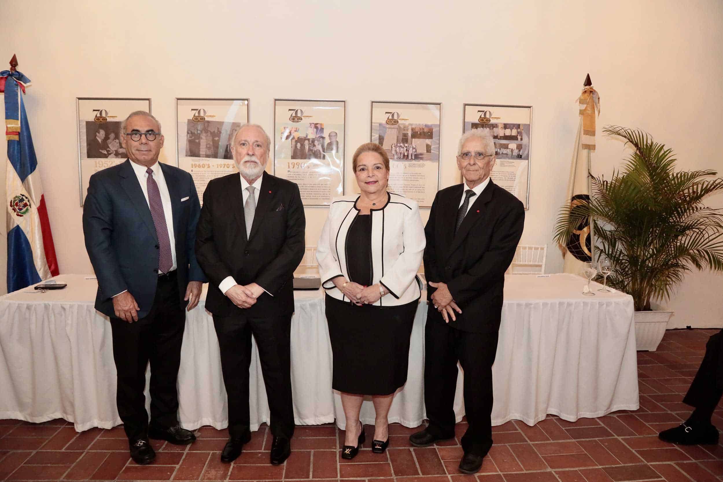 Emilio Hasbun, Gustavo Vega, Raysa Rodríguez y Juan Barceló Salas.