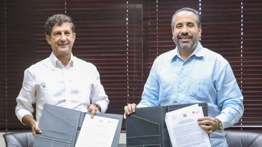 INEFI y Fundación Cibao FC firman convenio para fortalecer el fútbol escolar en RD