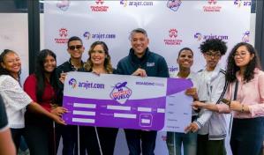 Jóvenes con discapacidad visual volarán por primera vez con Arajet