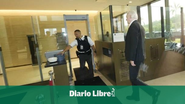 Julian Assange se declara culpable en acuerdo garantiza su libertad