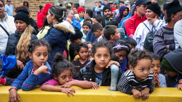 Ilegales y criminales: la politización de la migración marcará el debate presidencial