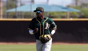 Robert Puasón no bateó y Oakland lo prueba como lanzador