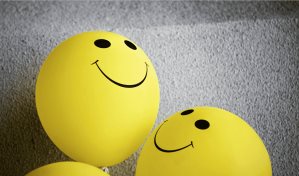 Las emociones positivas en el mundo ascendieron en 2023 hasta los niveles prepandemia