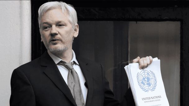 WikiLeaks anuncia que Julian Assange abandonó el Reino Unido tras ser excarcelado