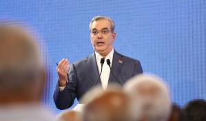 El presidente Luis Abinader encabeza LA Semanal con la Prensa en Manzanillo