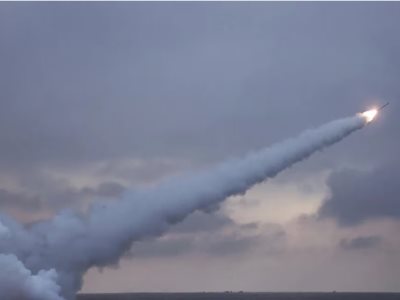 Corea del Norte informa que lanza misil de ojivas múltiples