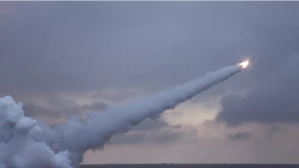 Corea del Norte afirma haber probado con éxito un misil de ojivas múltiples