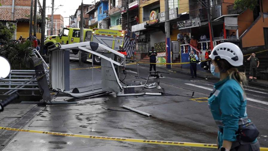 Un muerto y 20 heridos deja la caída de una cabina del sistema de teleféricos en Medellín