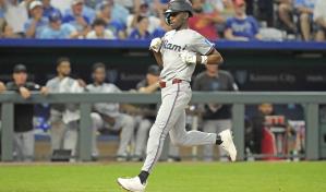 Gordon y Chisholm aportan hits con 2 outs a remontada de Marlins ante Reales