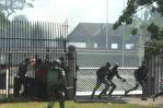 Presidente de Kenia promete reprimir la anarquía tras protestas mortíferas Presidente de Kenia promete reprimir la anarquía tras protestas mortíferas