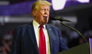 Trump insulta en redes a Biden antes del debate y pide prepararse para lo peor