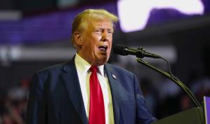 Jueza en caso de documentos clasificados de Trump acepta solo una de dos solicitudes de audiencia