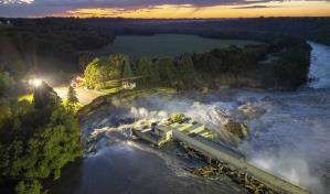 Familia de Minnesota que perdió su casa por inundación promete reabrir tienda
