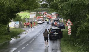 Tren choca contra autob&uacute;s en el sur de Eslovaquia; hay 7 muertos y 5 heridos