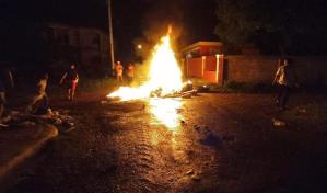 Ciudadanos protestan por falta de energía eléctrica en Hato Mayor