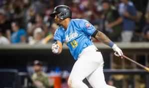 Deyvison De Los Santos sigue quemando Triple A con Arizona
