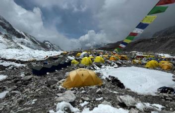 El deshielo del Everest hace aflorar los fantasmas del pasado