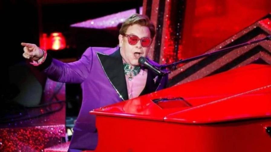 Elton John saca a subasta su armario en eBay para recaudar fondos contra el SIDA