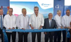 Air Europa inicia ruta que conecta a Santiago con Madrid