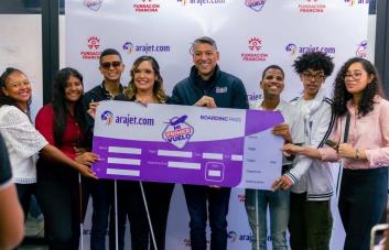 Fundación Hungría y Arajet  llevarán a Lima a no videntes que viajarán en avión por primera vez