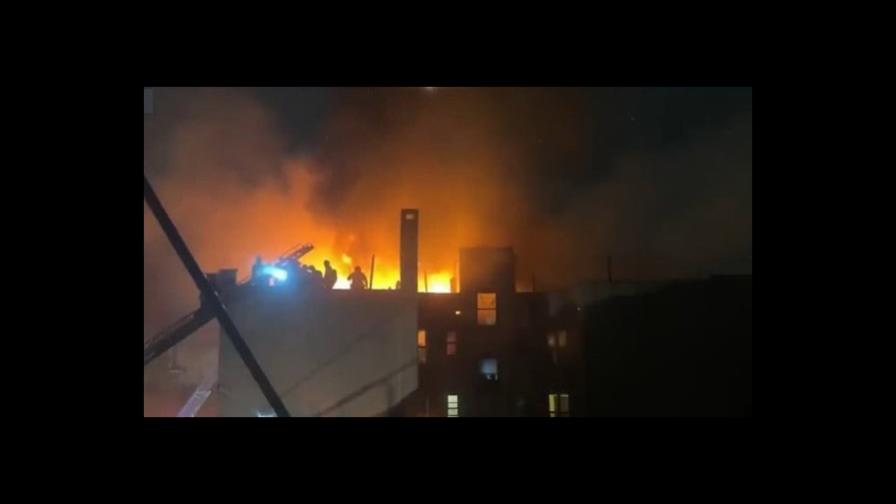 Más de 60 personas quedaron sin hogar tras incendio de edificio en el Bronx