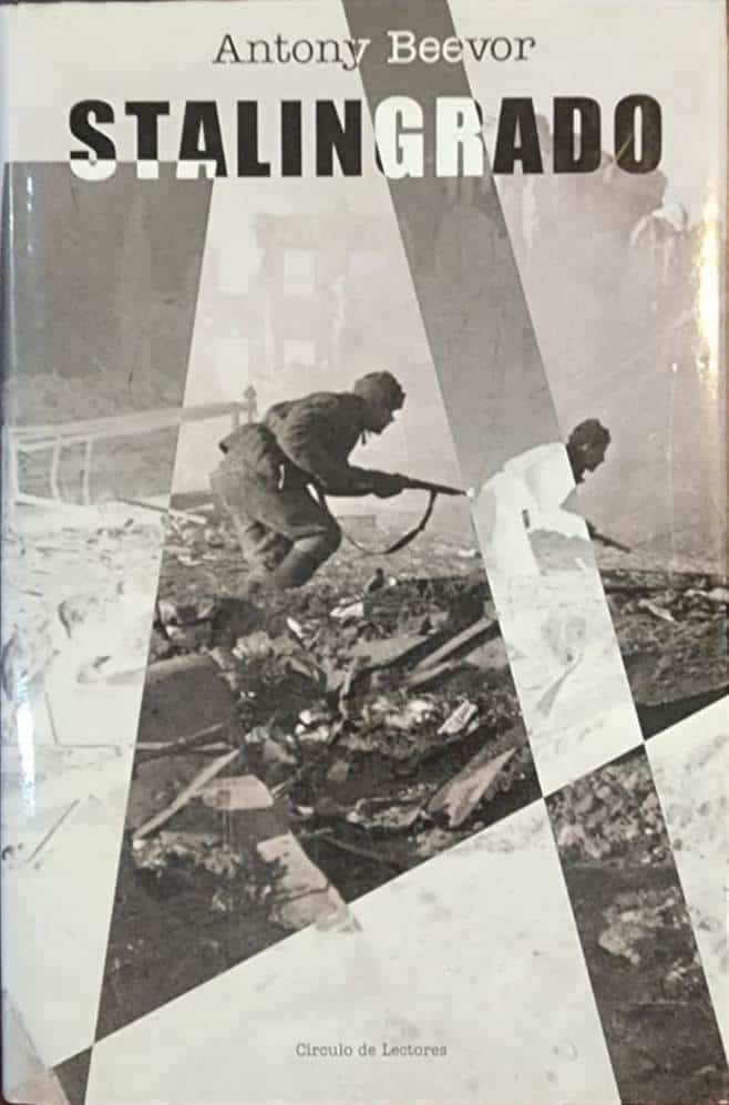 Antony Beevor, Círculo de Lectores, 2001 , 538 págs.<br>Tres años antes del Día D, en junio de 1941, Hitler ordenó el avance de sus tropas para la conquista de la URSS en la llamada Operación Barbarroja. Stalingrado fue el escenario de una de las más cruentas batallas del siglo XX.
