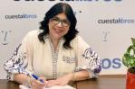 La doctora Ana Simó realiza firma de libros en Santiago La doctora Ana Simó realiza firma de libros en Santiago