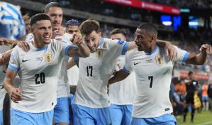 Uruguay destroza a Bolivia 5-0 y pone un pie en cuartos de Copa América