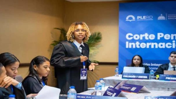 Estudiante dominicana asistirá becada a programas de Universidad de Yale y Harvard